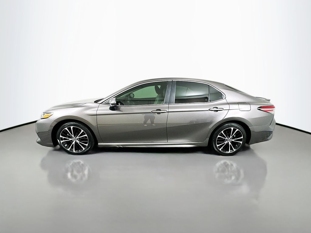Thumbnail: 2018 Toyota Camry - 8
