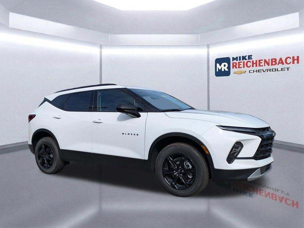 Summit White 2025 Chevrolet Blazer SUV / Crossover 9-Speed Automatic Overdrive