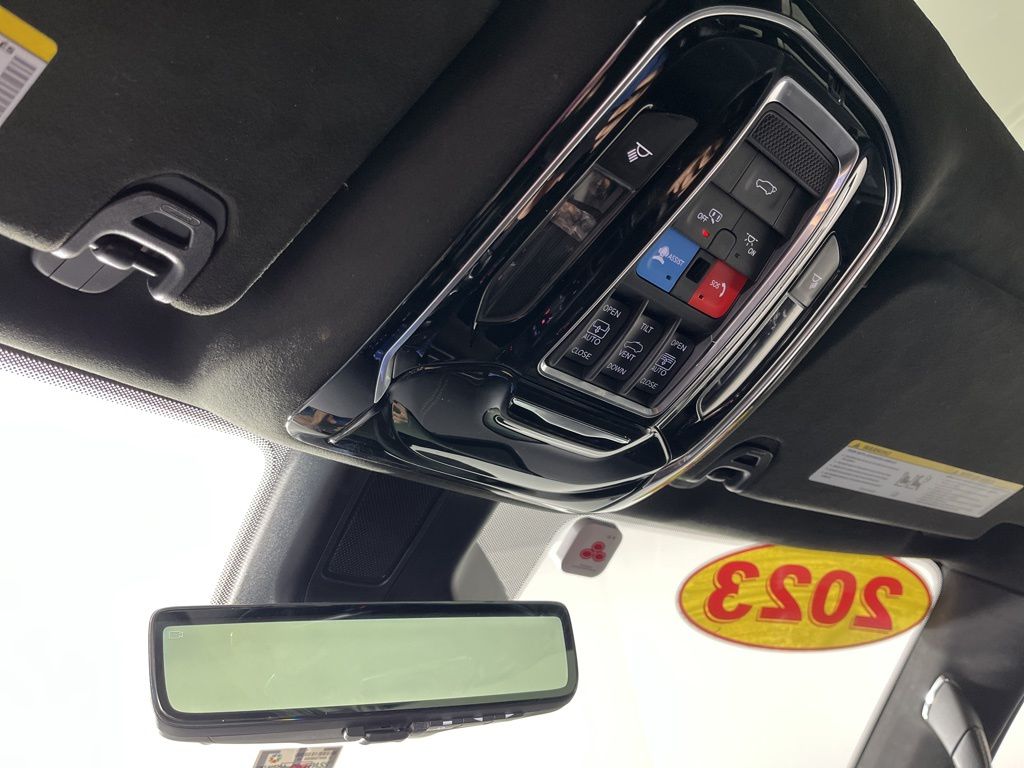 Thumbnail: 2023 Jeep Grand Wagoneer - 28