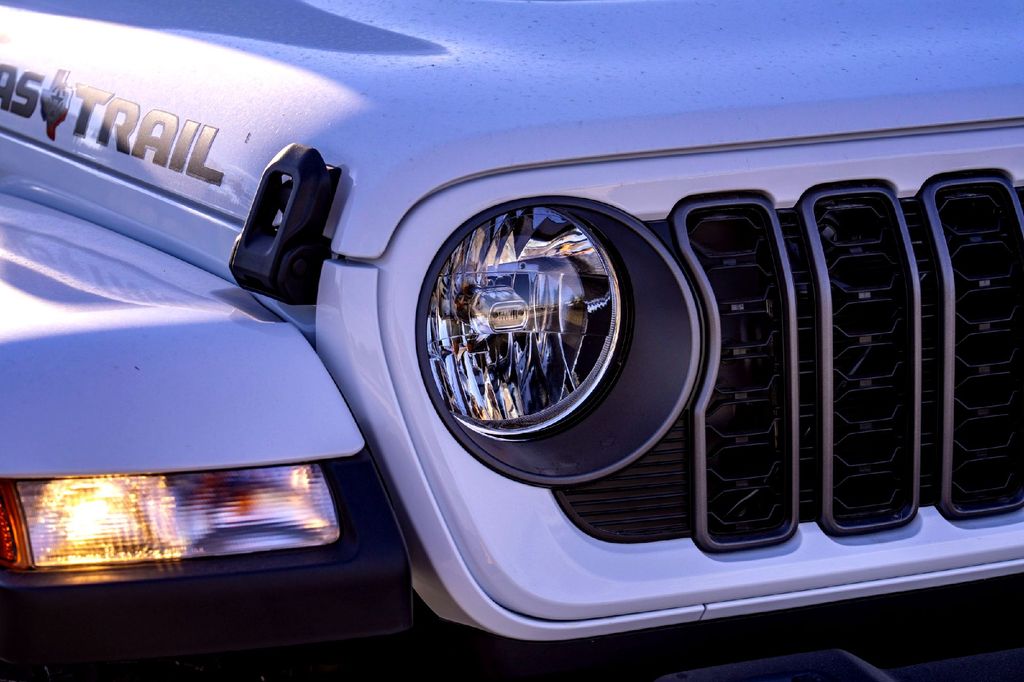 New Car 2025 Jeep Gladiator  For Sale Under $50,000 In Taylor, Texas
