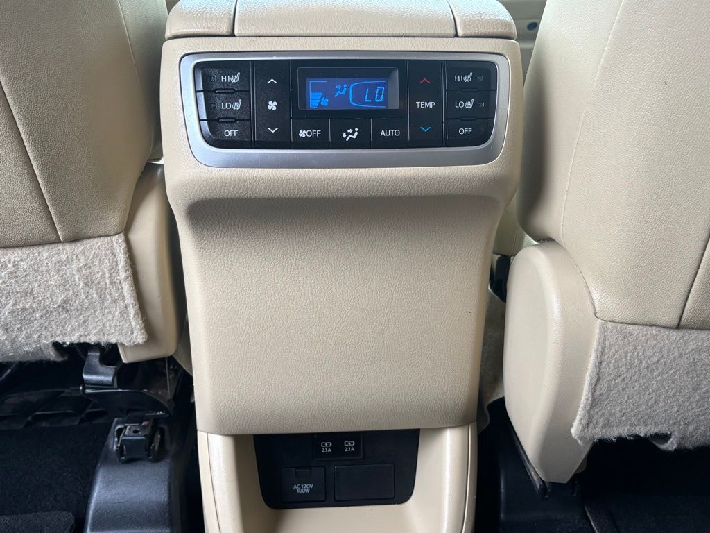 2019 Toyota Highlander Hybrid Limited photo