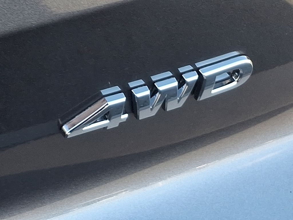 2025 Nissan Pathfinder SV 6