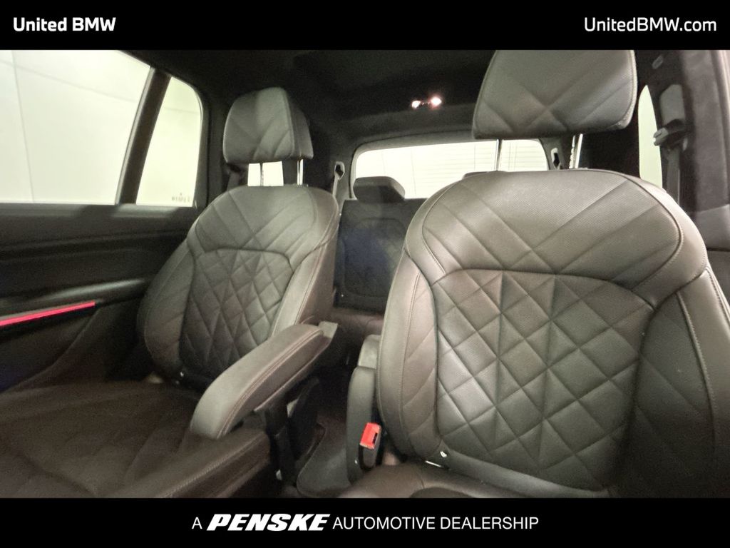 Thumbnail: 2025 BMW X7 - 21