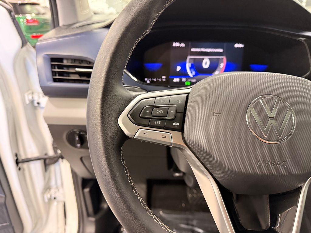 Thumbnail: 2022 Volkswagen Taos - 13