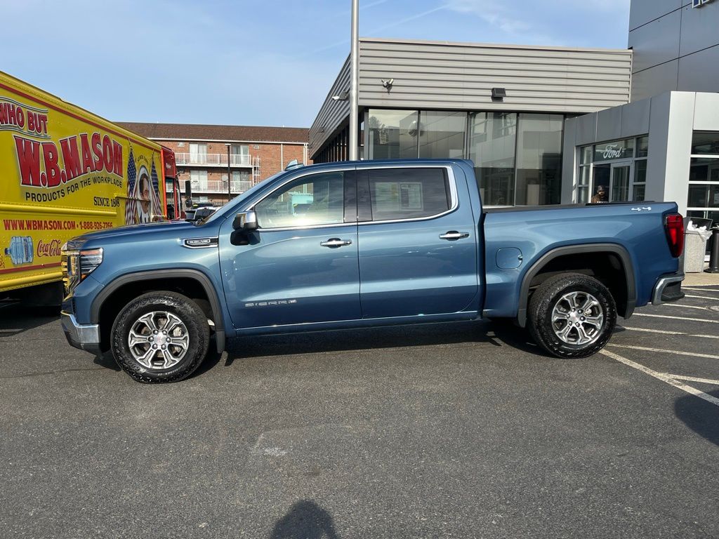 View vehicle photo 3