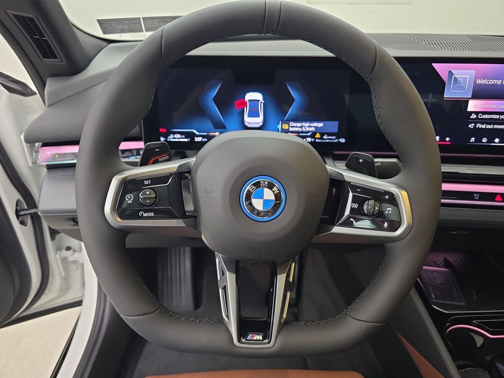 2026 Bmw 550e 550e xDrive photo 14