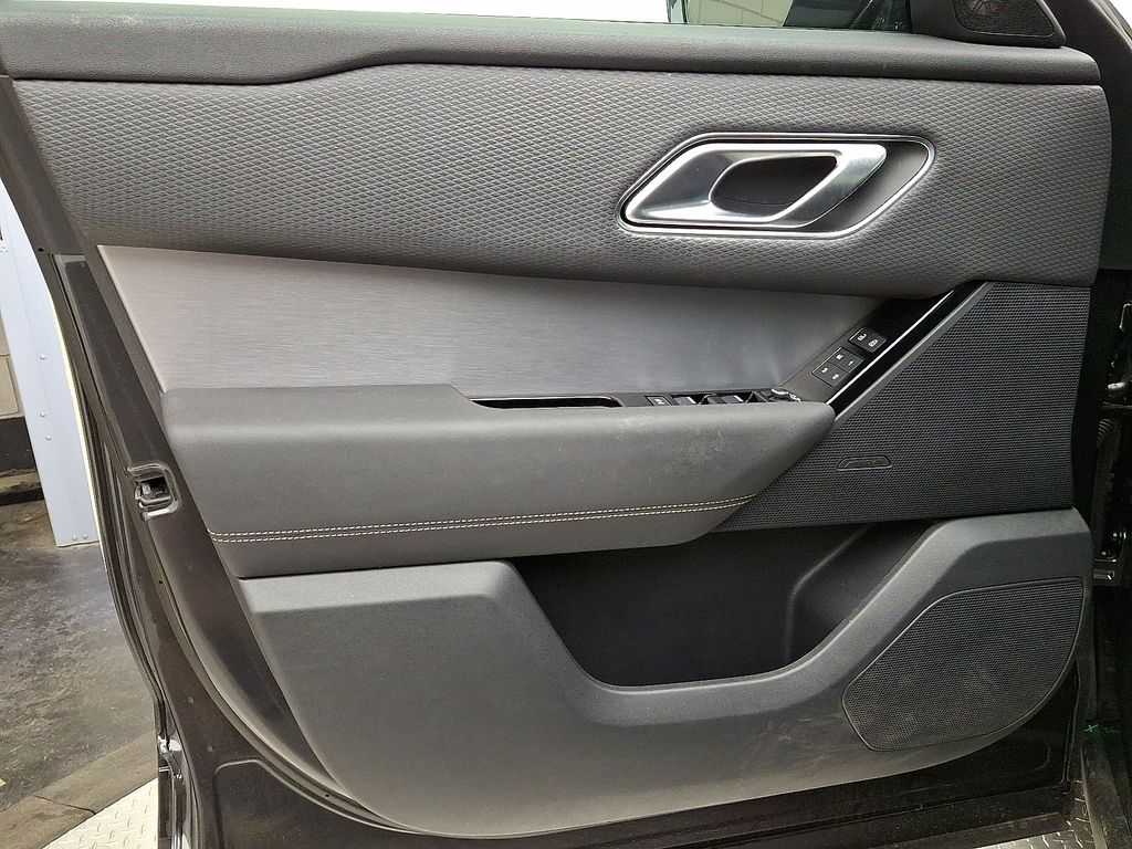 2023 Land Rover Range Rover Velar R-Dynamic S 13