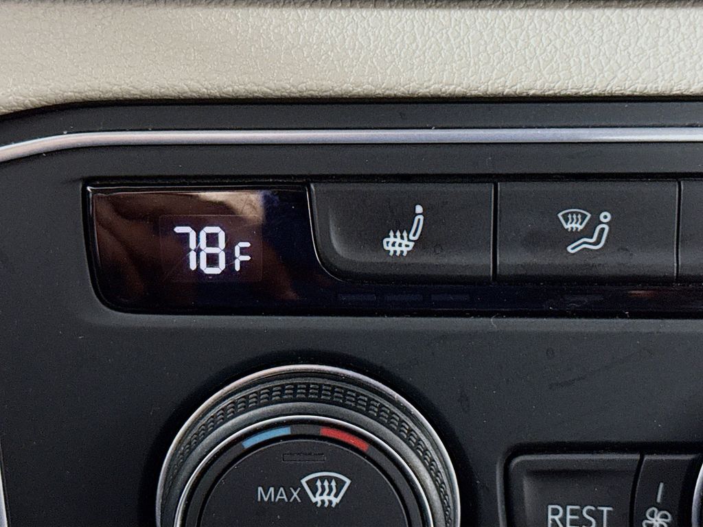 Thumbnail: 2021 Volkswagen Atlas - 20