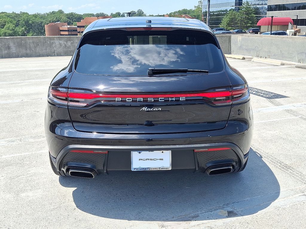 Thumbnail: 2024 Porsche Macan - 9