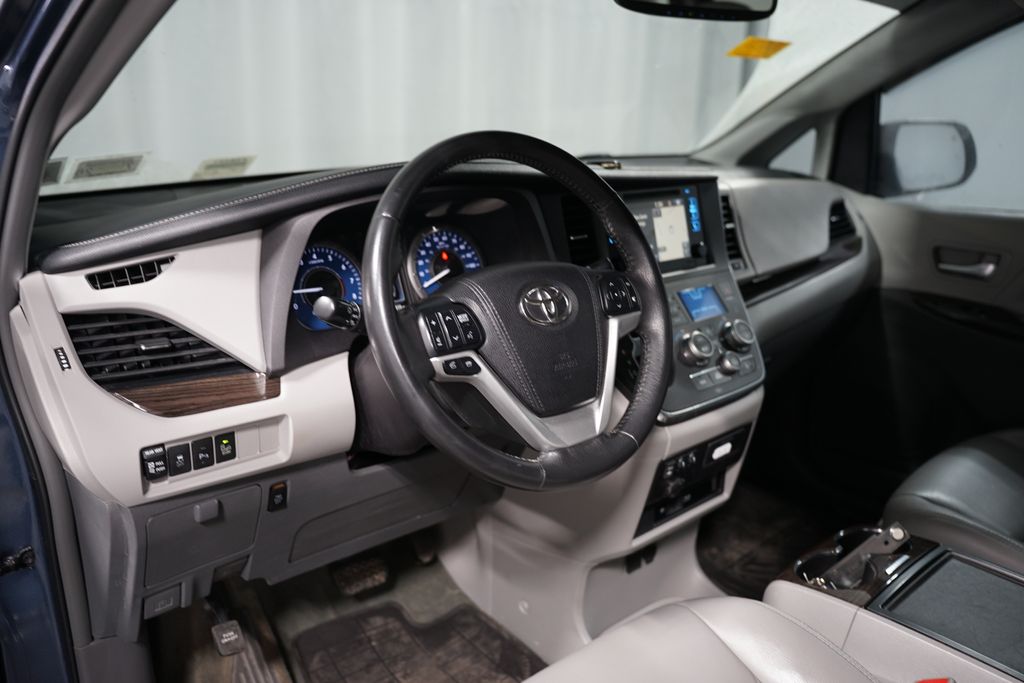 2016 Toyota Sienna XLE Premium 7