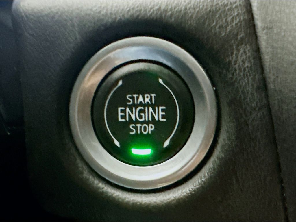 Used 2024 Gray Chevrolet Premier image 28