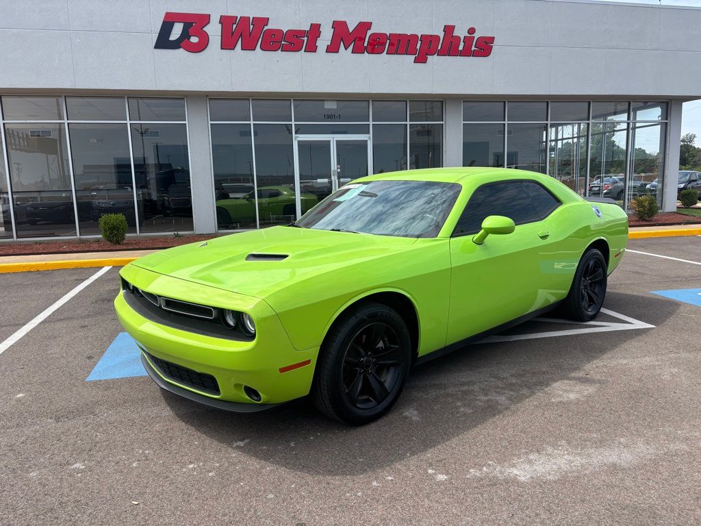 Green (Sublime Metallic Clearcoat) 2023 Dodge Challenger SXT RWD Coupe Rear-Wheel Drive 8-Speed Automatic