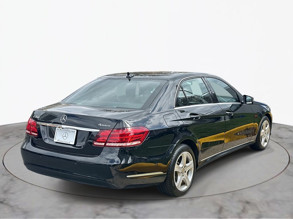 Thumbnail: 2016 Mercedes-Benz E-Class - 9