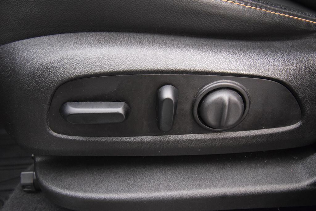 used 2021 Chevrolet Equinox car, priced at $17,100