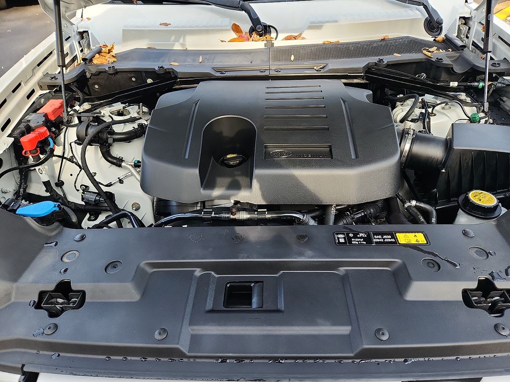 Thumbnail: 2020 Land Rover Defender - 29