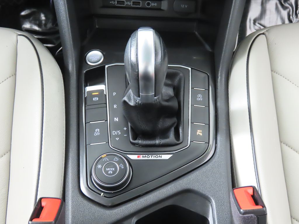 Thumbnail: 2018 Volkswagen Tiguan - 23