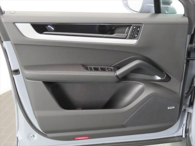 Thumbnail: 2025 Porsche  - 4