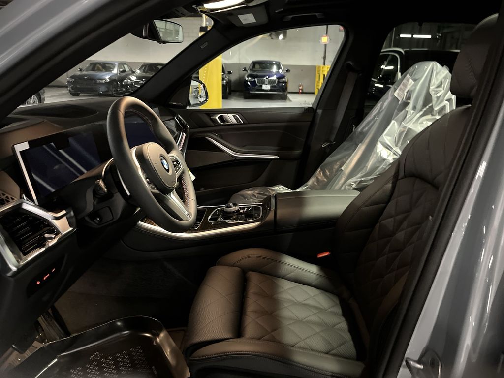 Thumbnail: 2026 BMW X5 - 11