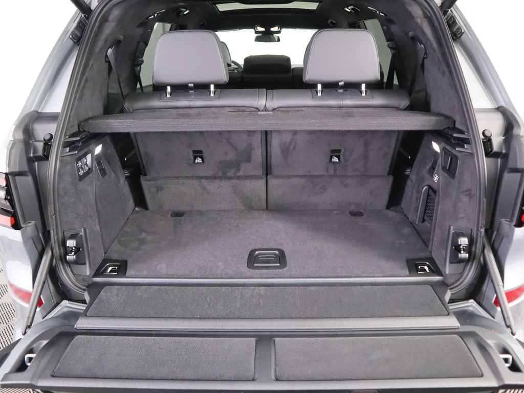 Thumbnail: 2026 BMW X7 - 30