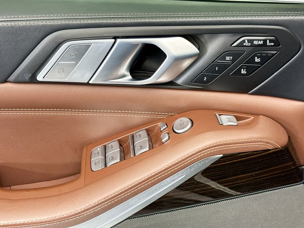 Thumbnail: 2020 BMW X7 - 23