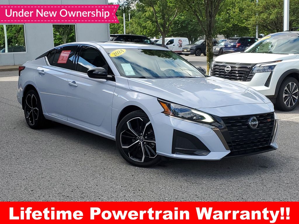 Pearl 2024 Nissan Altima Sedan All-Wheel Drive Continuously Variable Transmission