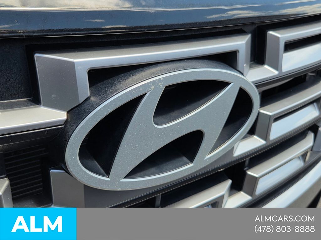Used 2025 Black Hyundai SEL image 16