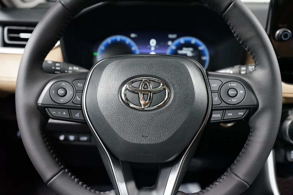 Thumbnail: 2025 Toyota RAV4 - 12