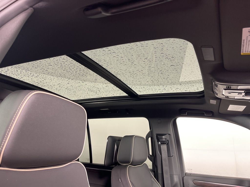 Thumbnail: 2026 Chevrolet Suburban - 11