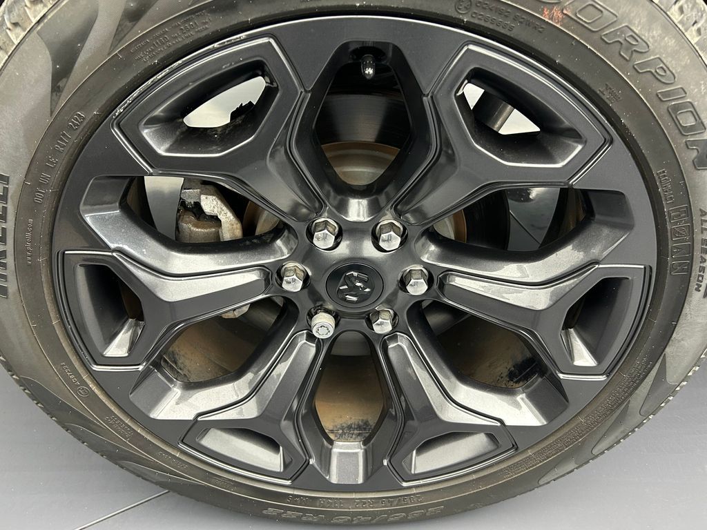 Used 2024 Billet Silver Metallic Clearcoat Ram Limited image 50