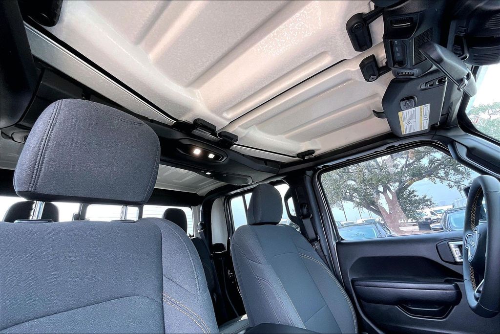 Used 2024 Jeep Gladiator Willys 4D Crew Cab