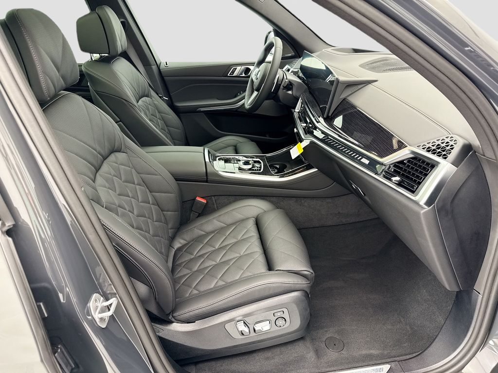Thumbnail: 2026 BMW X5 - 19