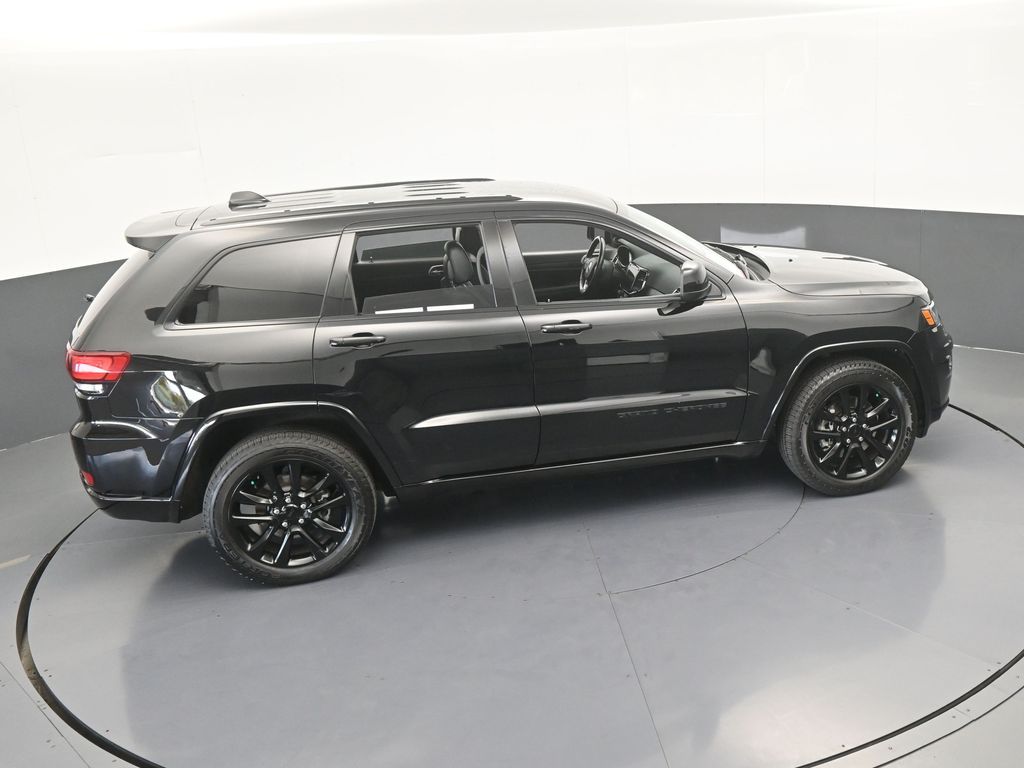 Used 2021 Diamond Black Crystal Pearlcoat Jeep Laredo X image 47