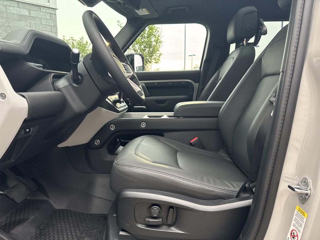 New 2026 Gray Land Rover X-Dynamic SE image 20