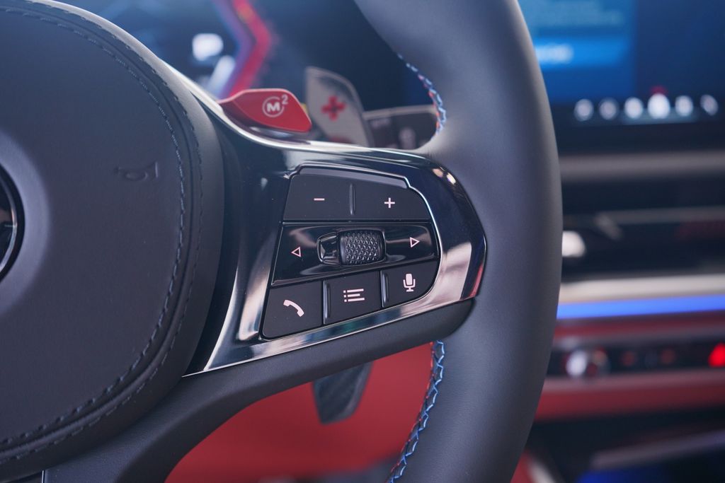 Thumbnail: 2026 BMW XM - 22