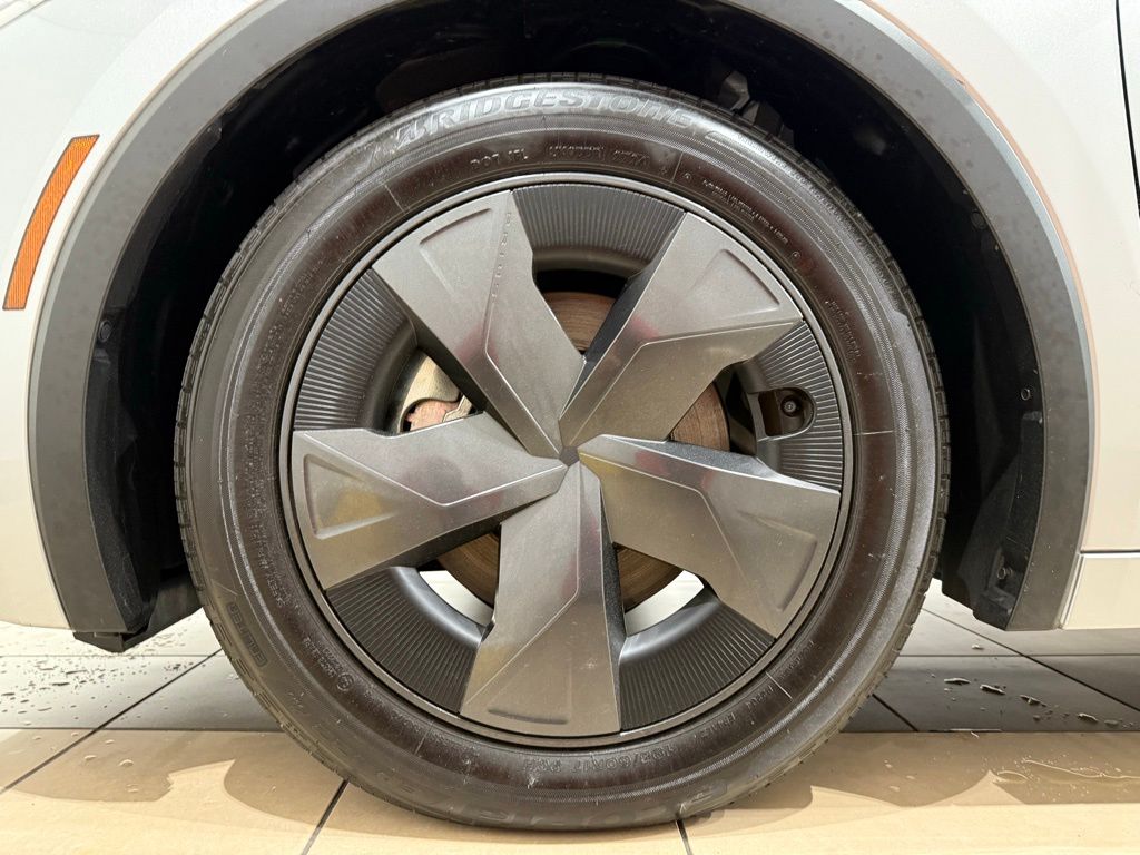 2024 Toyota Prius Prime SE 9