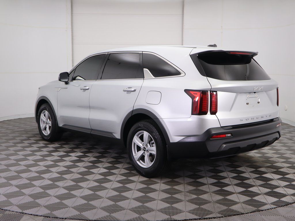 Thumbnail: 2022 Kia Sorento - 7