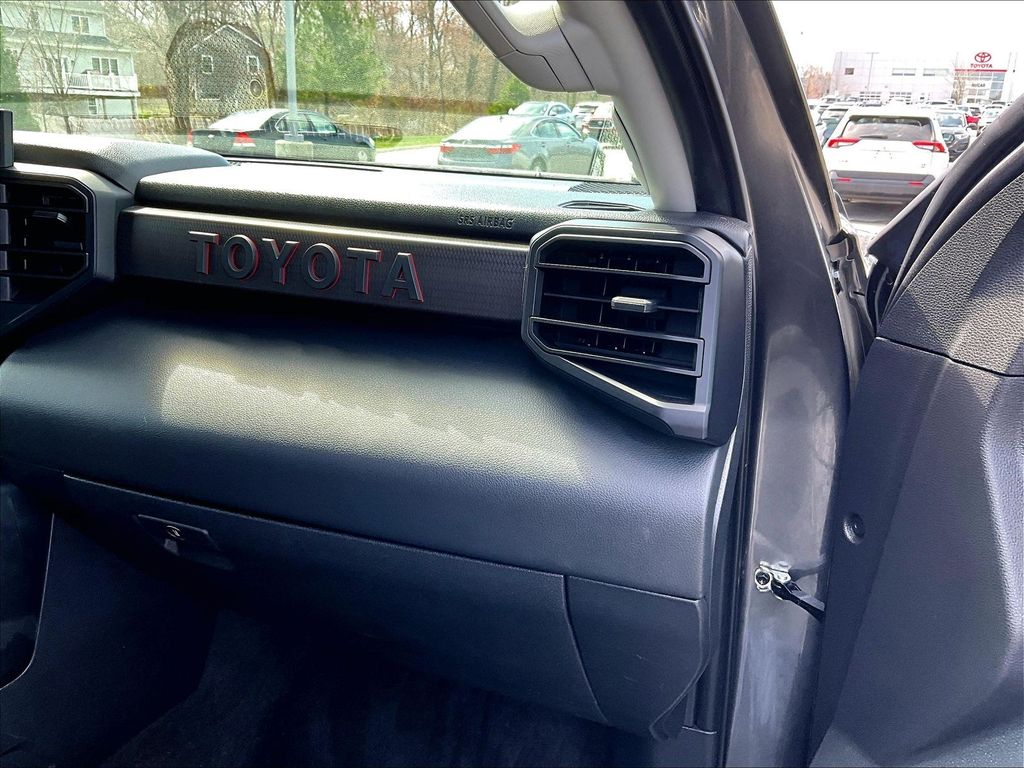 2023 Toyota Tundra Hybrid — photo 13