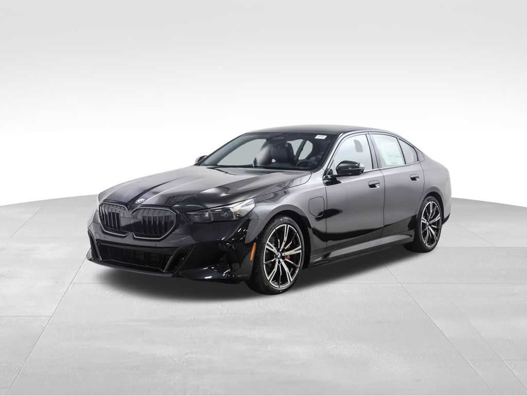 Thumbnail: 2026 BMW 5 Series - 1
