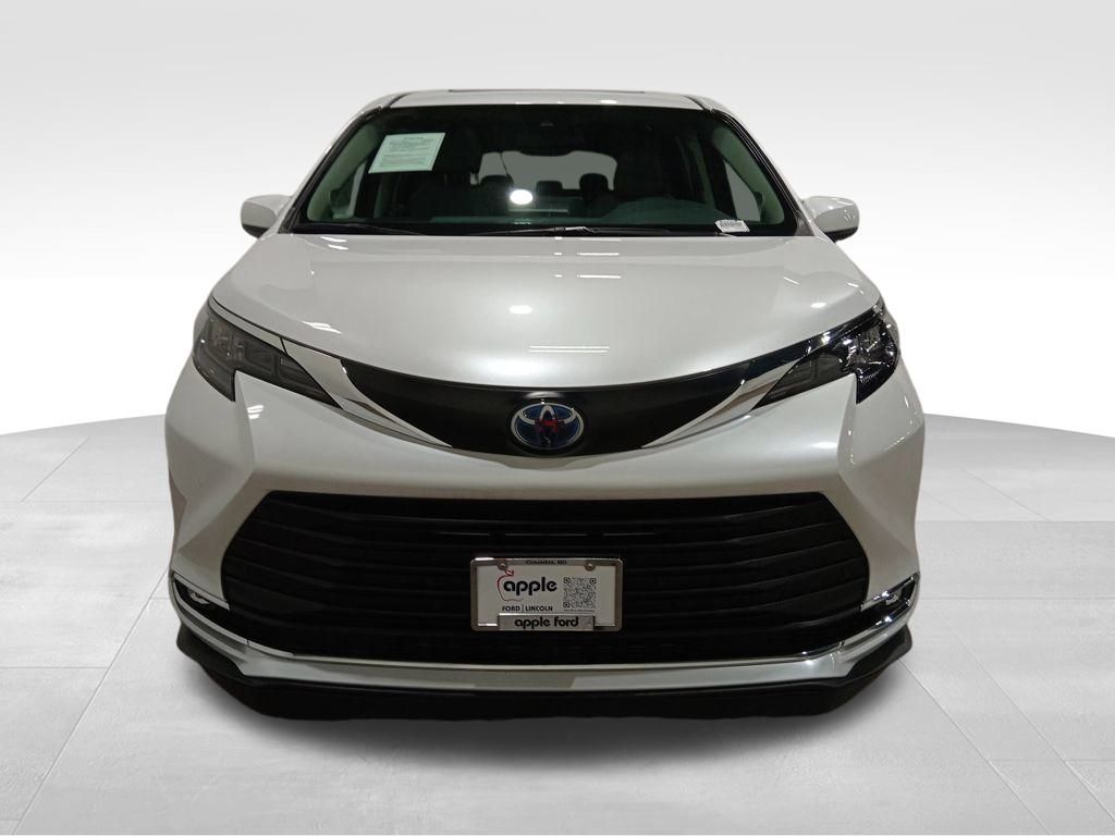 2024 Toyota Sienna XLE