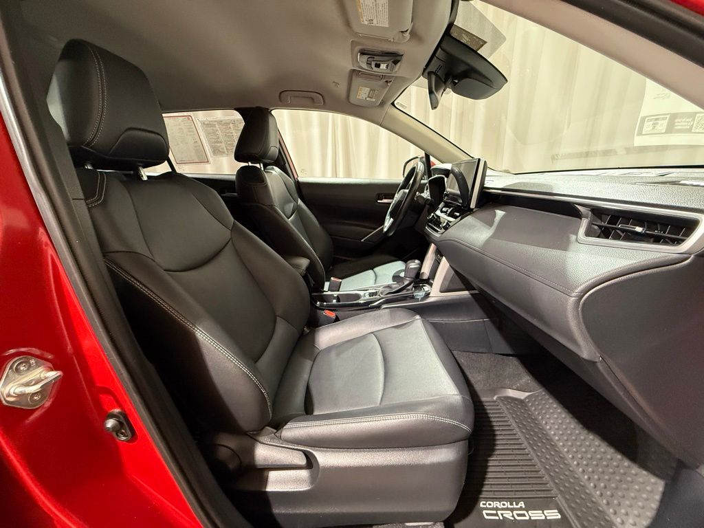 Thumbnail: 2023 Toyota Corolla Cross - 21