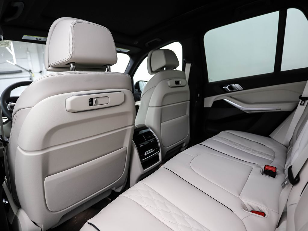 Thumbnail: 2026 BMW X5 - 21