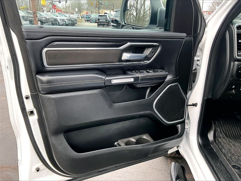 2023 Ram 1500 — photo 9