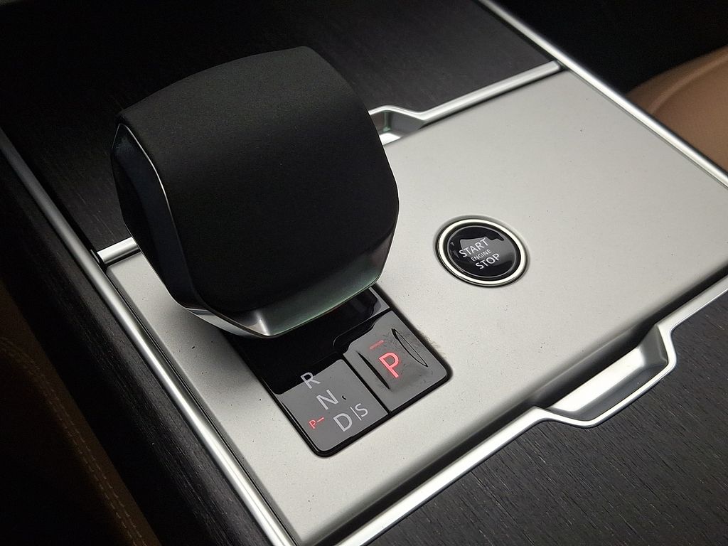 Thumbnail: 2026 Land Rover Range Rover - 12