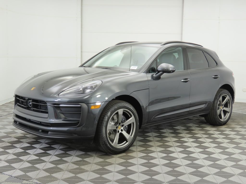 Thumbnail: 2025 Porsche Macan - 1
