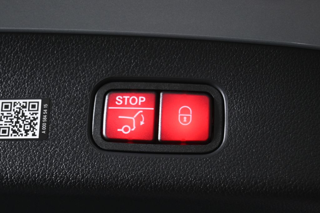 Thumbnail: 2026 Mercedes-Benz GLC - 32