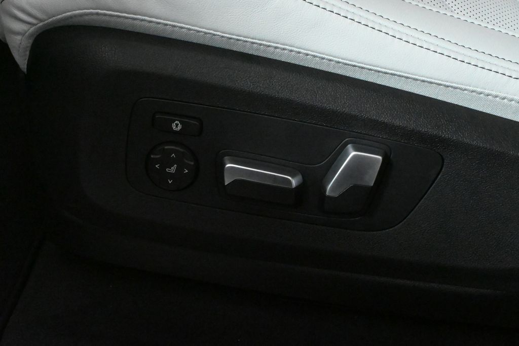 Thumbnail: 2026 BMW X5 - 28