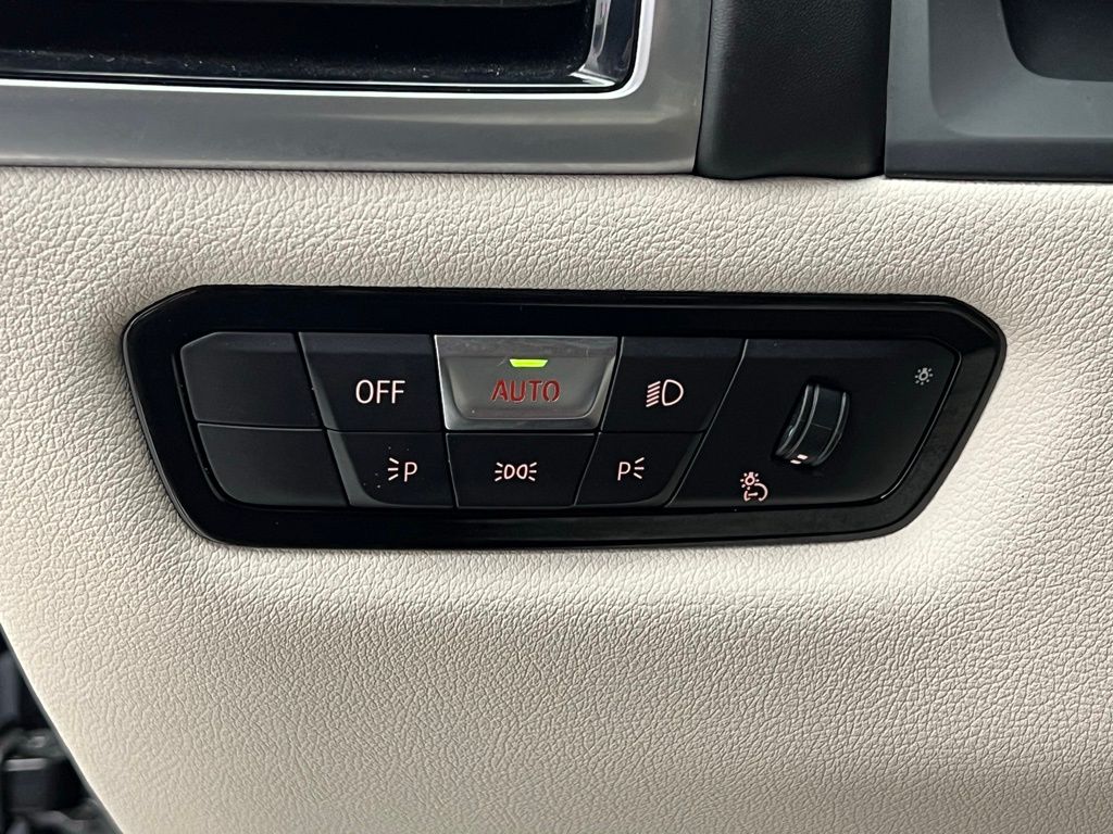 Thumbnail: 2023 BMW 8 Series - 20