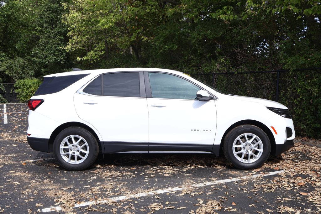 Thumbnail: 2022 Chevrolet Equinox - 11