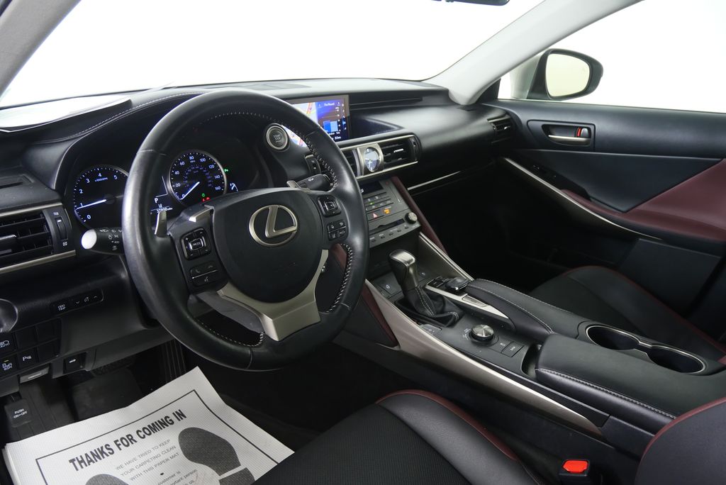 Thumbnail: 2019 Lexus IS - 8