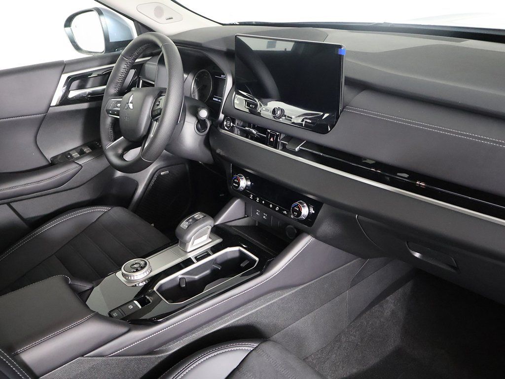 New 2026 Gray Mitsubishi SE image 30